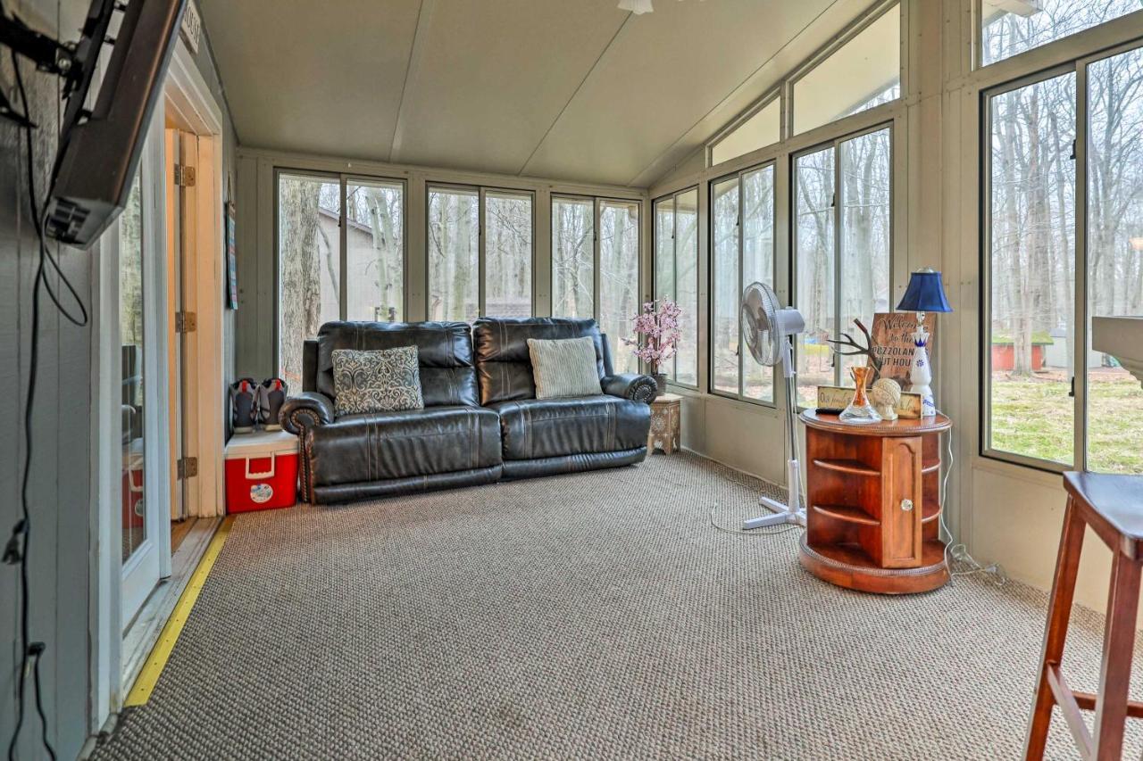Poconos Vacation Home Walk To Locust Lake! Pocono Lake Extérieur photo