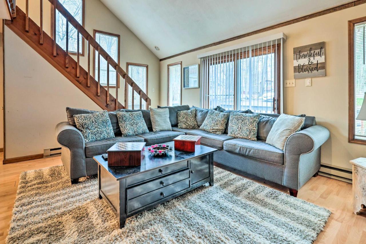 Poconos Vacation Home Walk To Locust Lake! Pocono Lake Extérieur photo