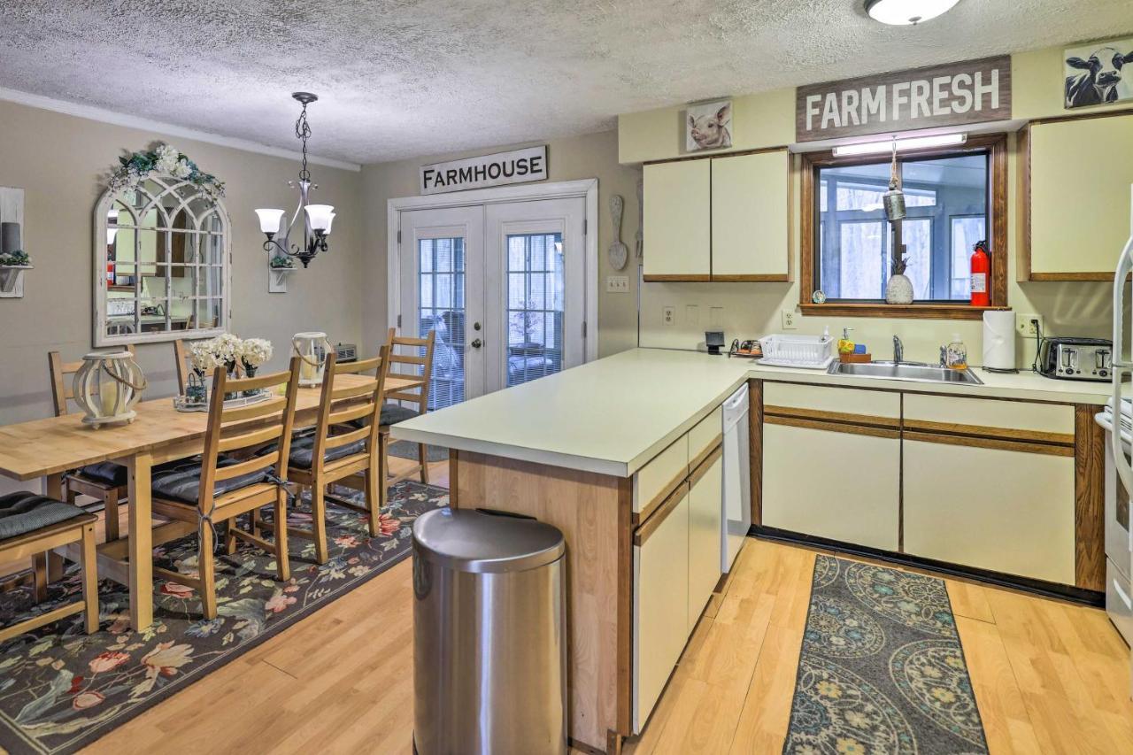 Poconos Vacation Home Walk To Locust Lake! Pocono Lake Extérieur photo