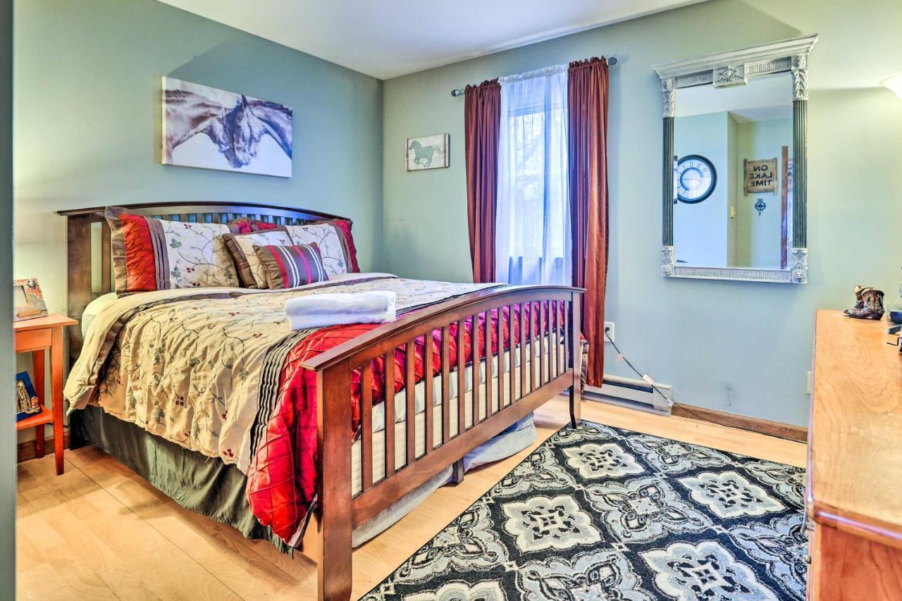 Poconos Vacation Home Walk To Locust Lake! Pocono Lake Extérieur photo