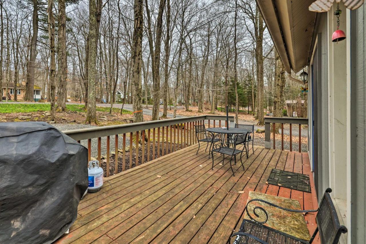 Poconos Vacation Home Walk To Locust Lake! Pocono Lake Extérieur photo